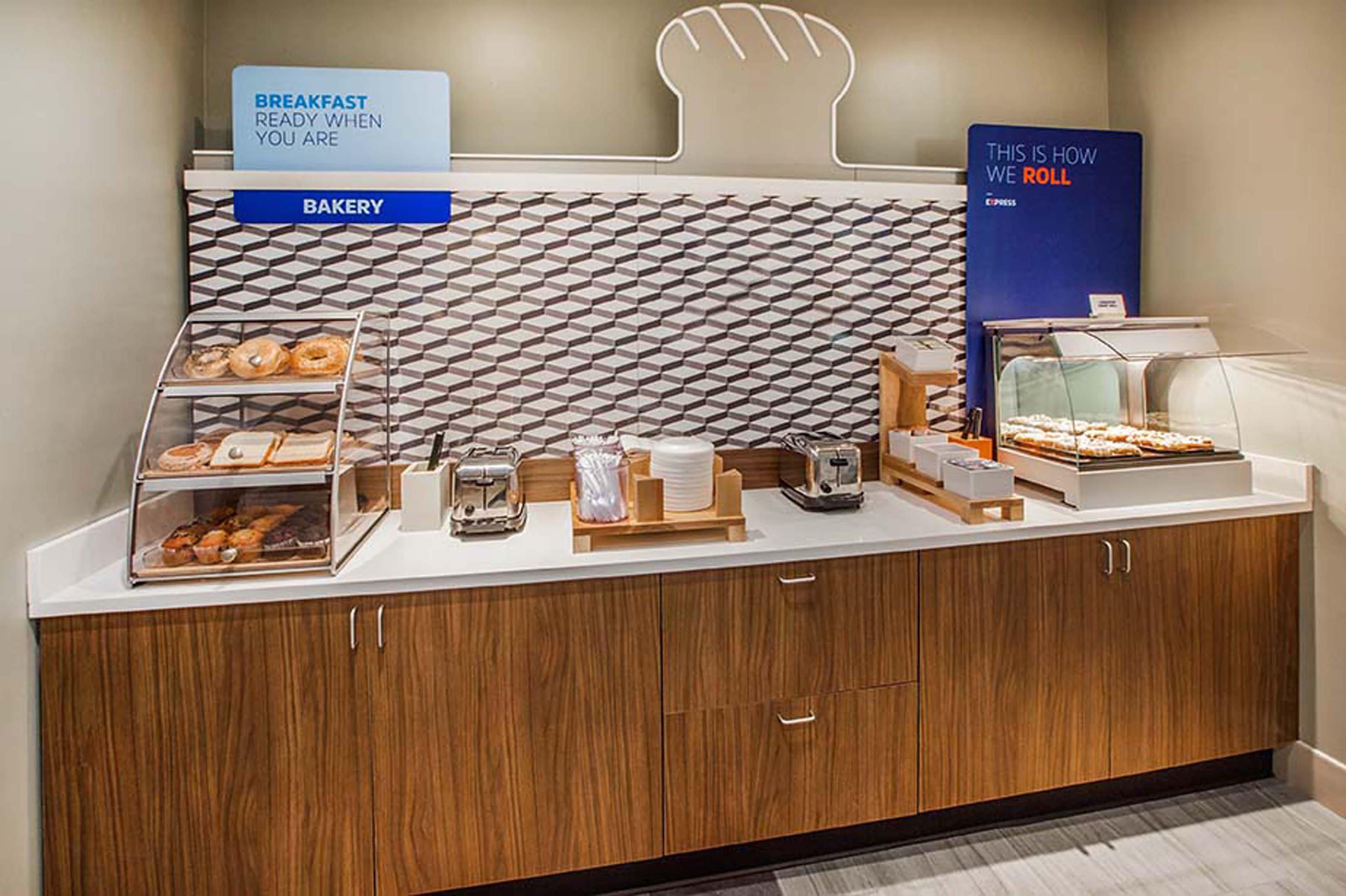 Holiday Inn Express Simi Valley By Ihg Dış mekan fotoğraf