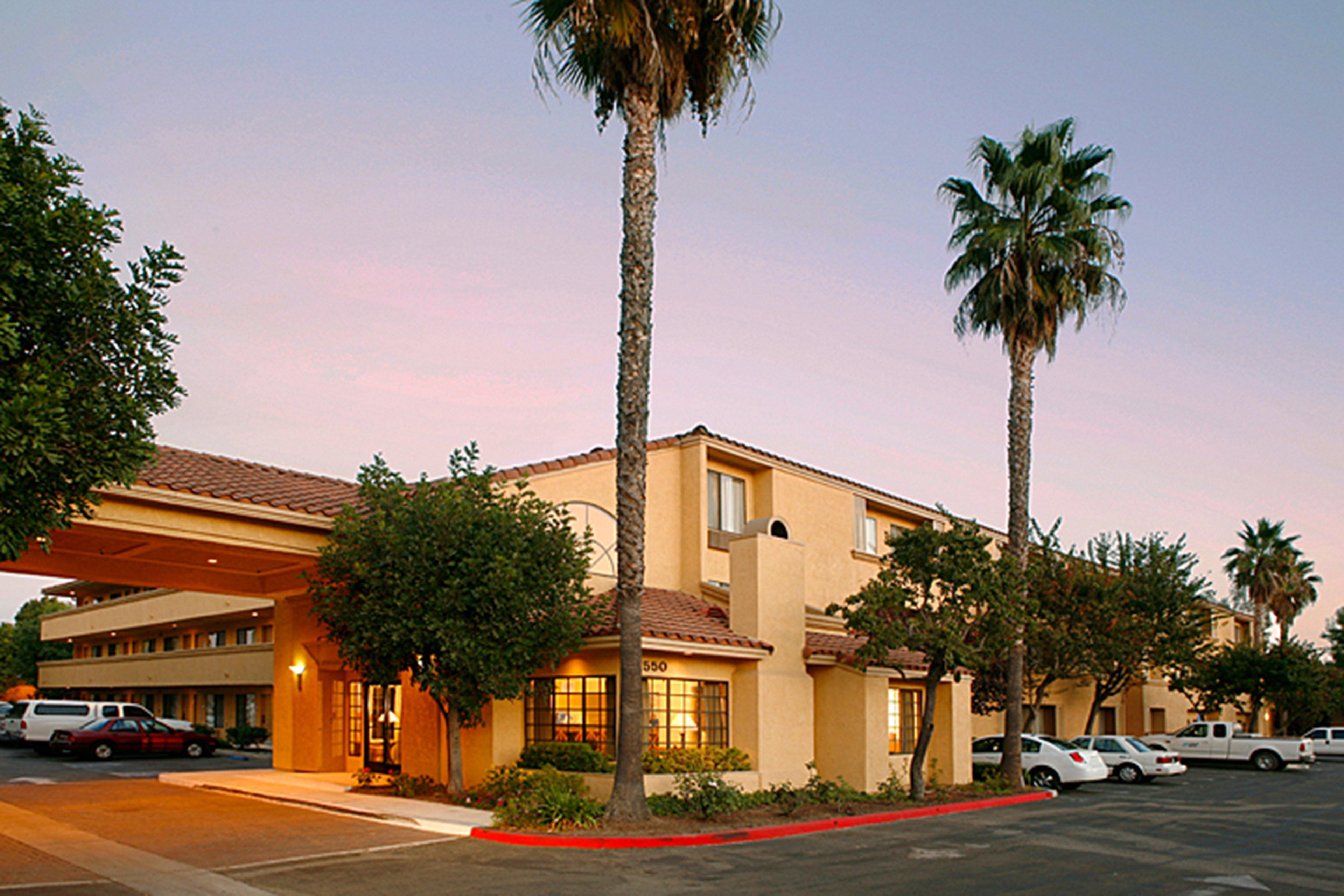 Holiday Inn Express Simi Valley By Ihg Dış mekan fotoğraf