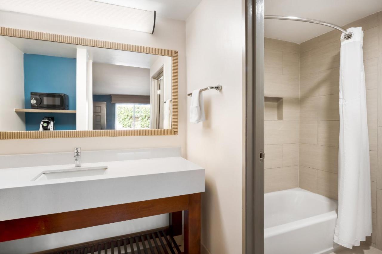Holiday Inn Express Simi Valley By Ihg Dış mekan fotoğraf