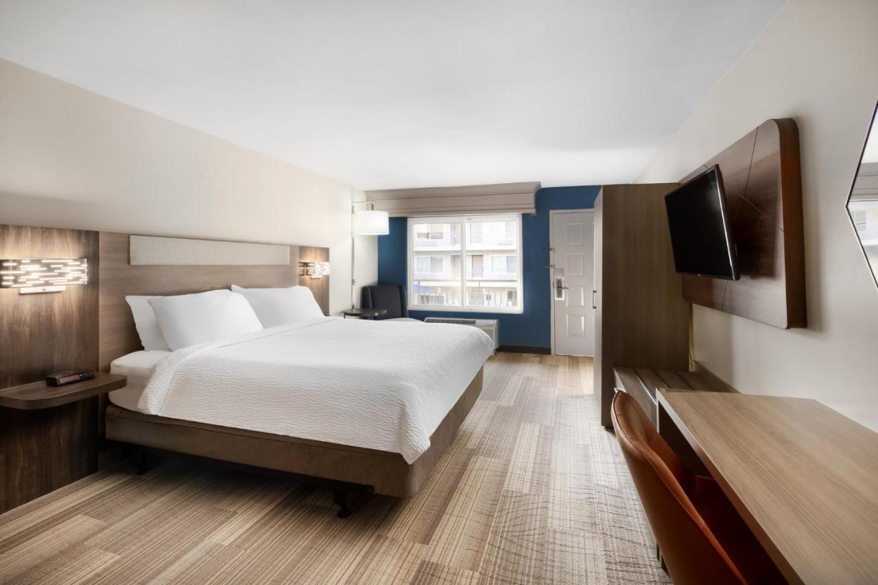Holiday Inn Express Simi Valley By Ihg Dış mekan fotoğraf
