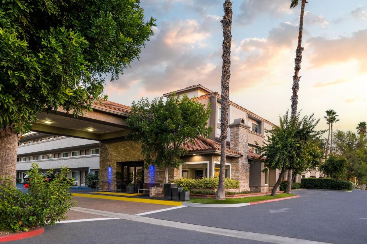 Holiday Inn Express Simi Valley By Ihg Dış mekan fotoğraf