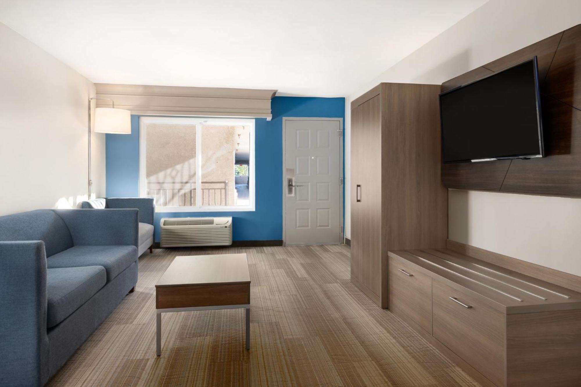 Holiday Inn Express Simi Valley By Ihg Dış mekan fotoğraf