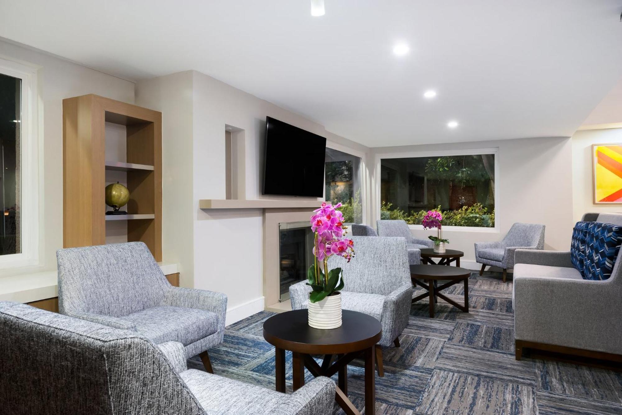 Holiday Inn Express Simi Valley By Ihg Dış mekan fotoğraf