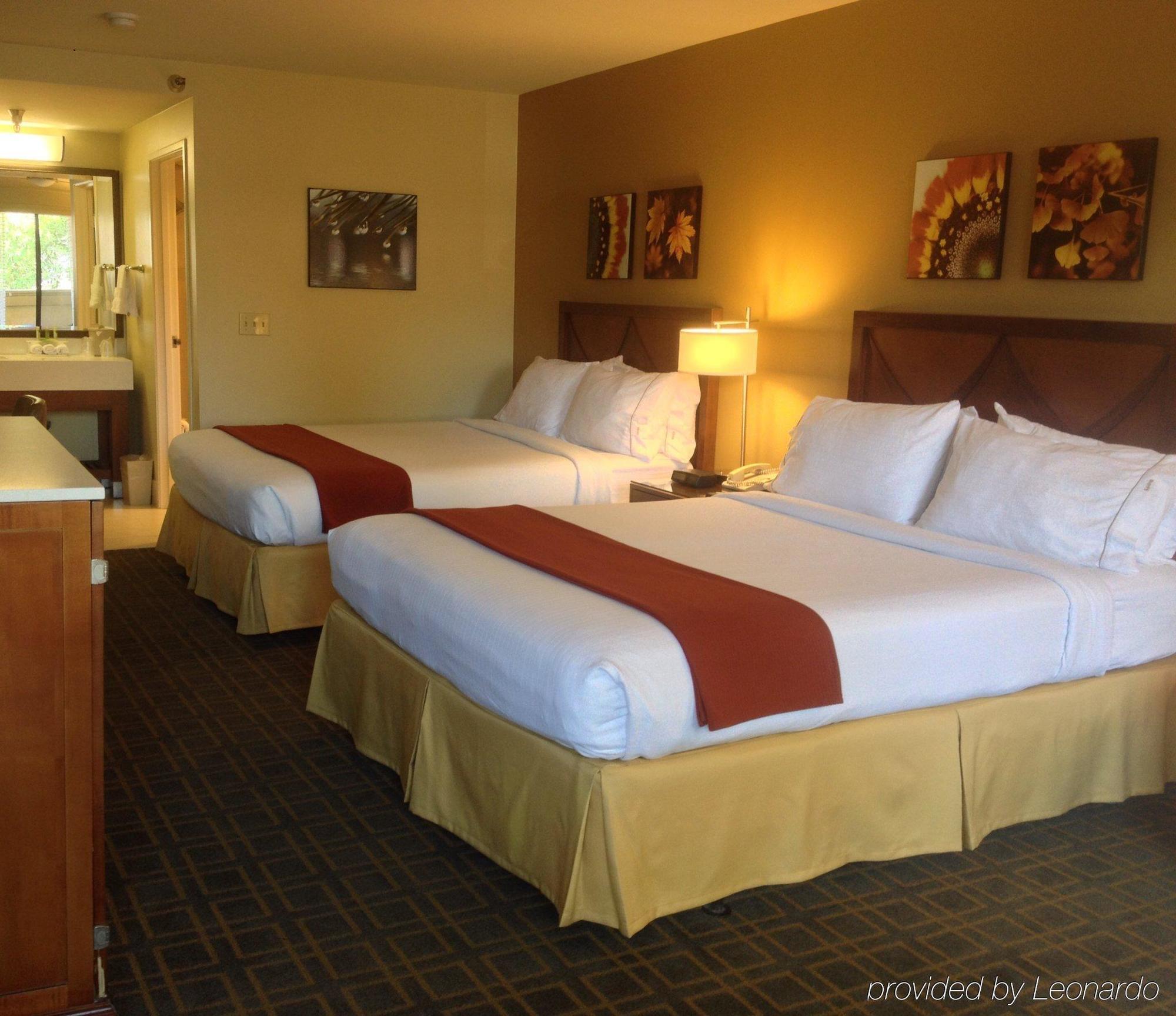 Holiday Inn Express Simi Valley By Ihg Dış mekan fotoğraf