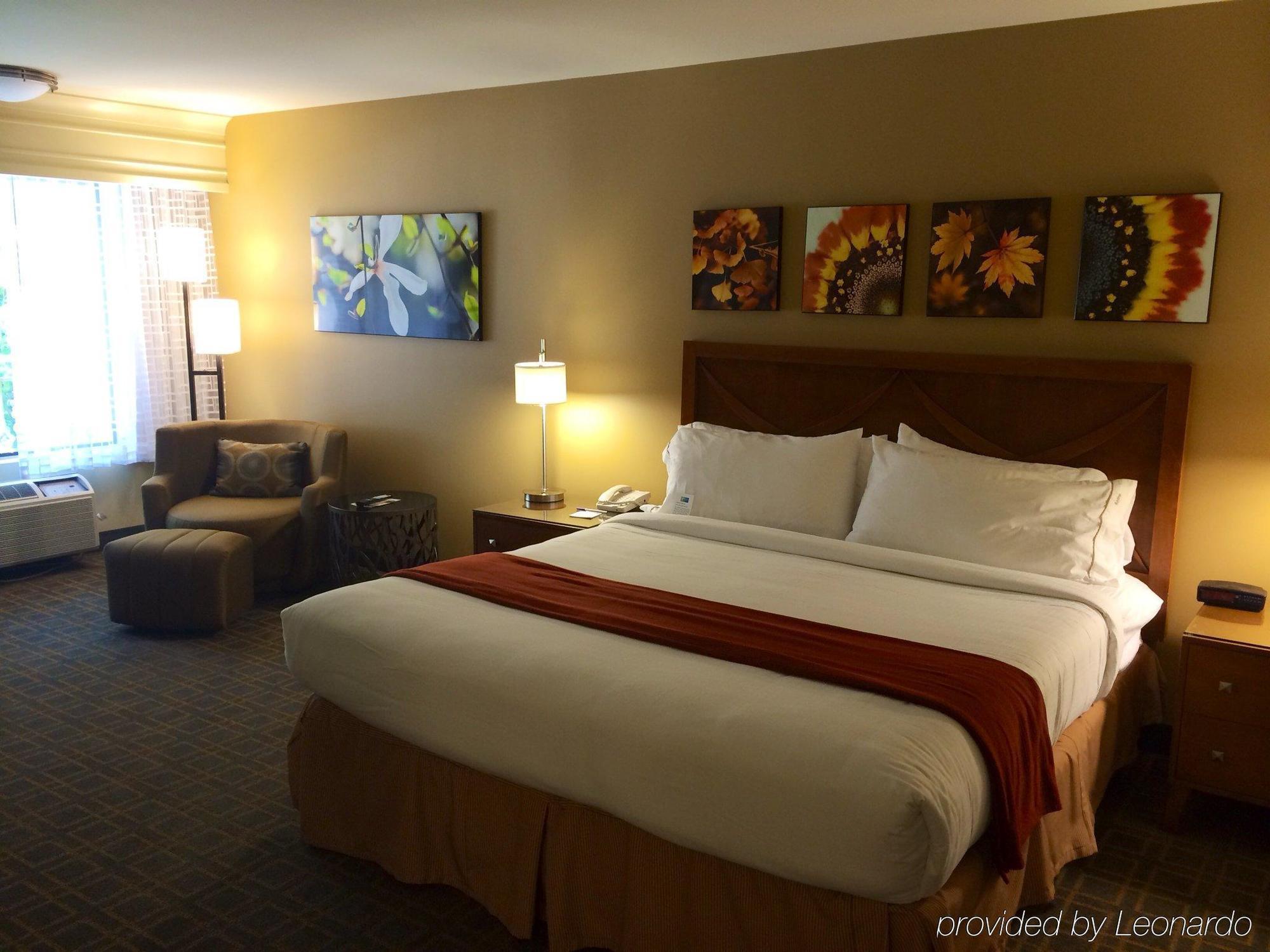 Holiday Inn Express Simi Valley By Ihg Dış mekan fotoğraf