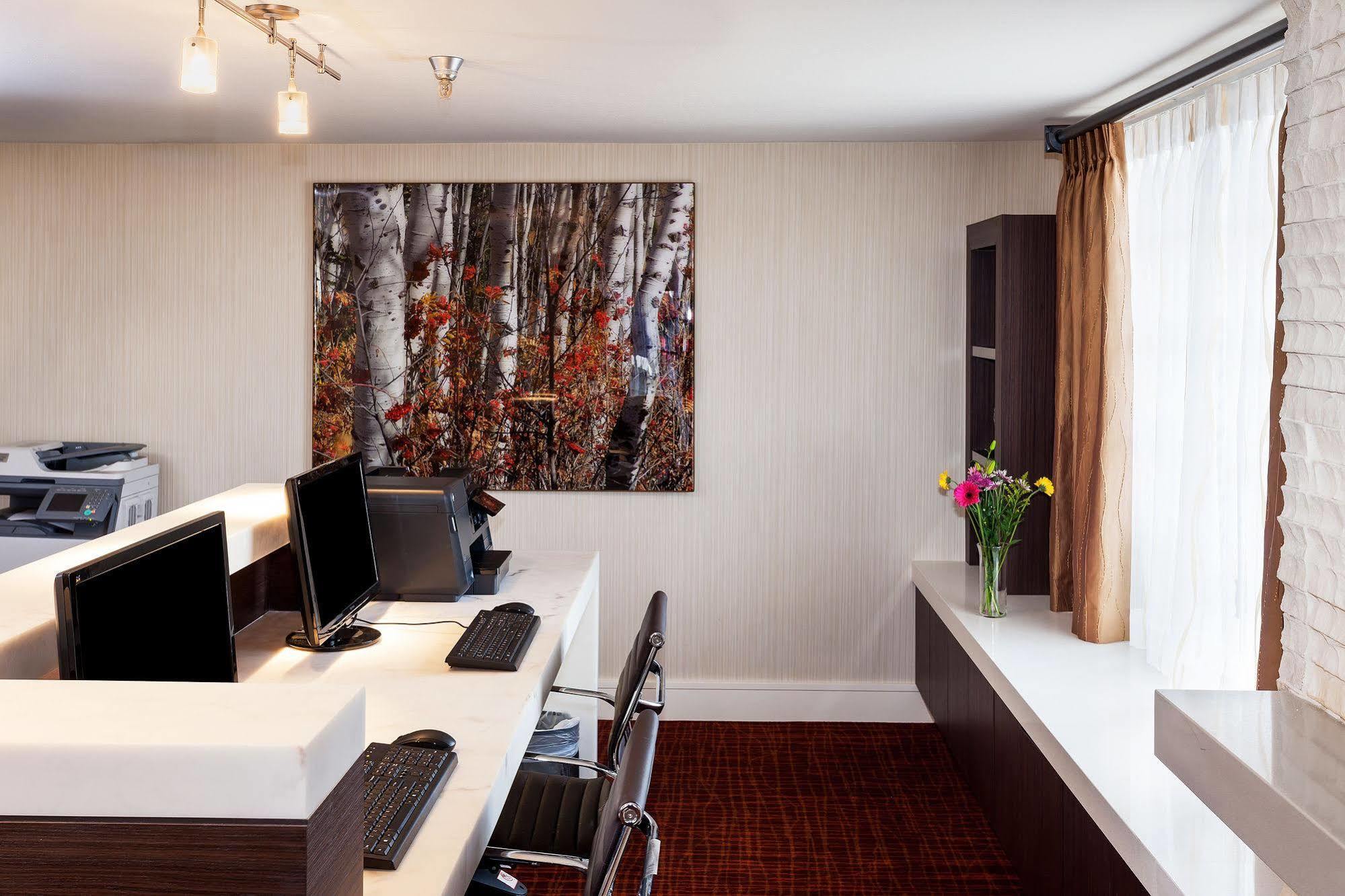 Holiday Inn Express Simi Valley By Ihg Dış mekan fotoğraf