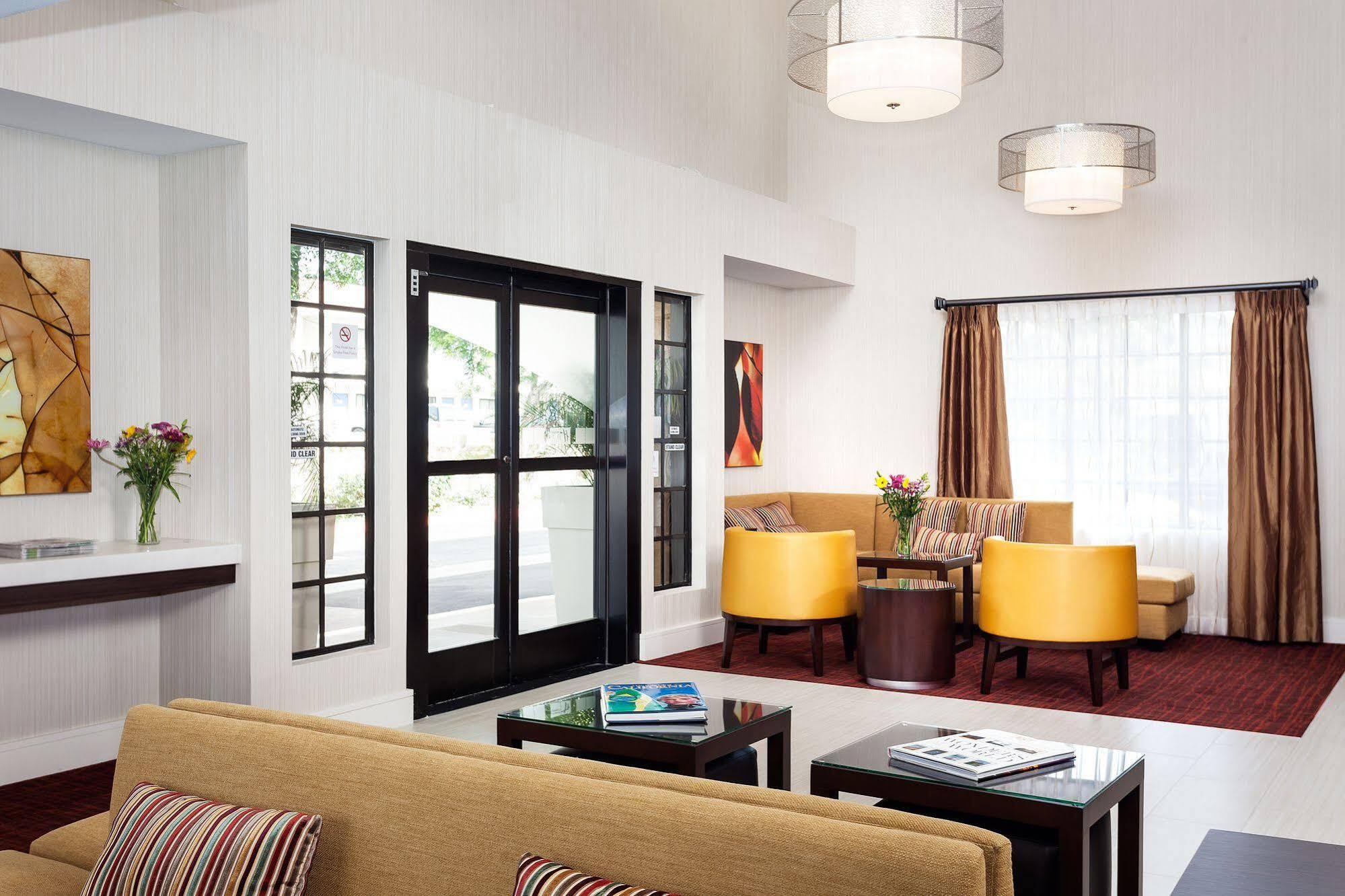 Holiday Inn Express Simi Valley By Ihg Dış mekan fotoğraf